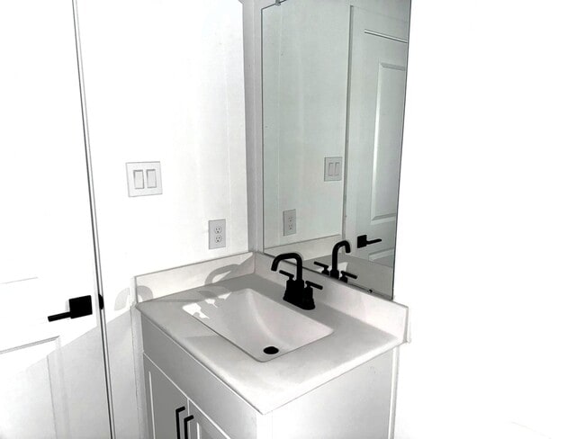 Building Photo - 8438 Bay Rdg Cir