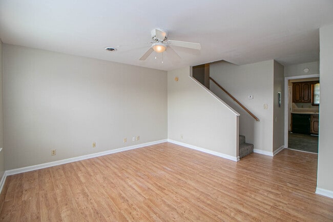 Photo - 814 Golf View Pl