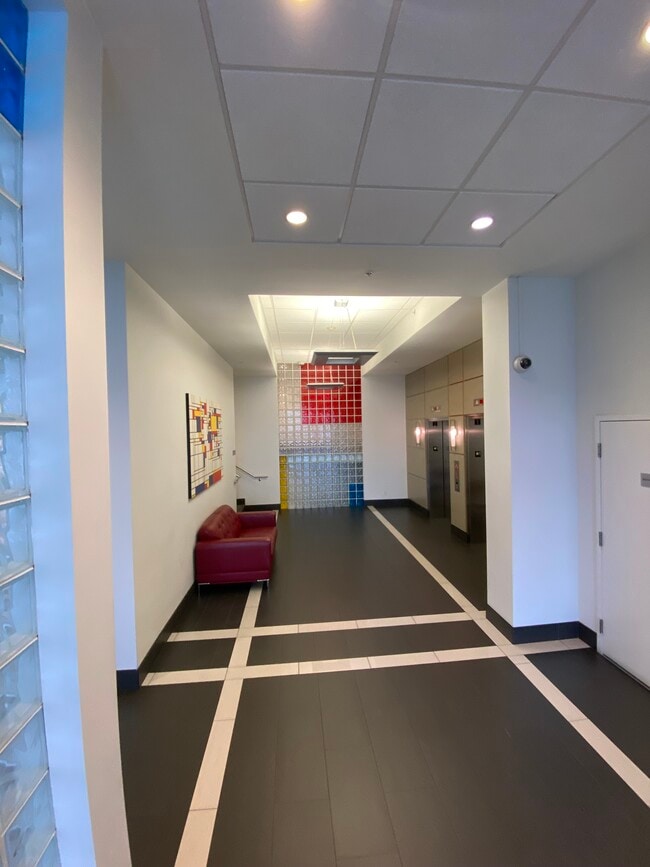 1090 Johnson St Unit 406