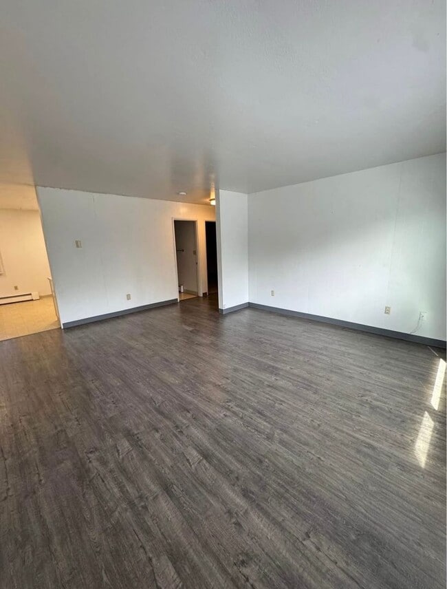 Building Photo - 537 E 24th Ave Unit 4