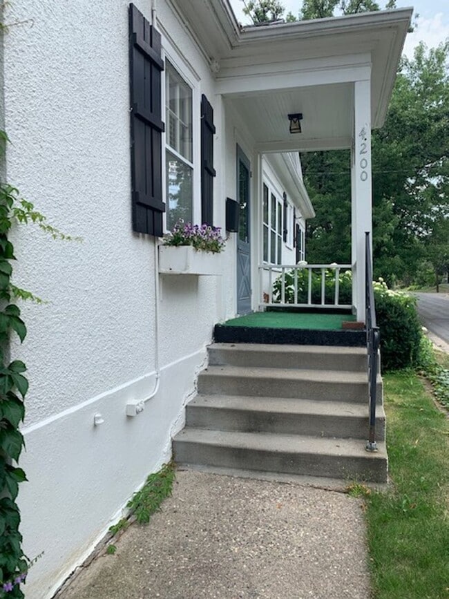 Photo - Very spacious *4Bed*2Bath single family home 2400 SqFt.
