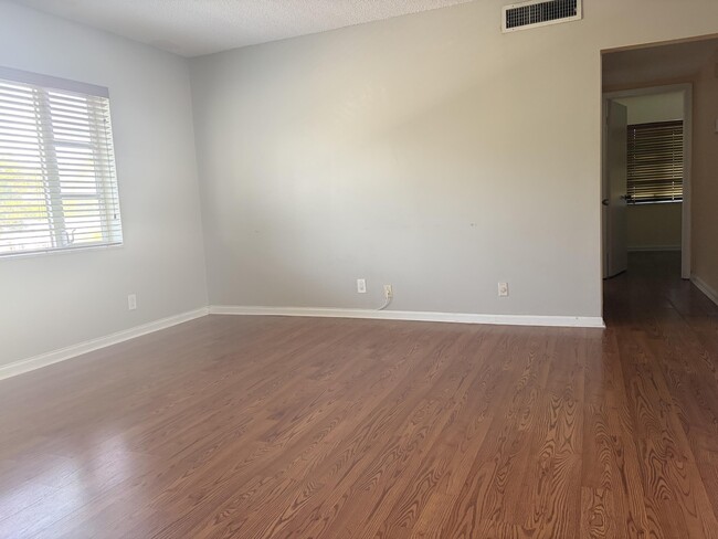 Photo - 5800 NE 22nd Way Unit 521