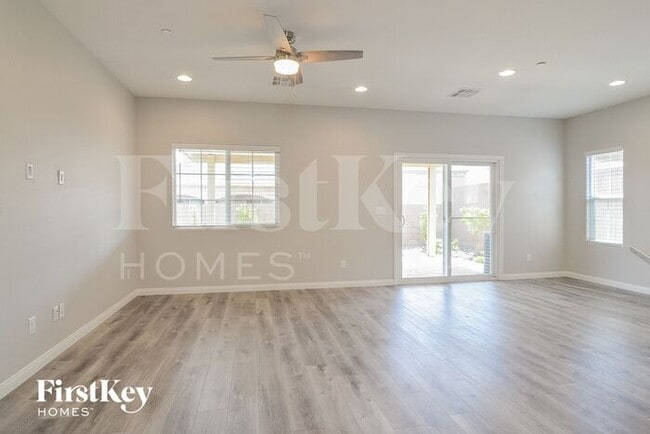 Photo - 305 Cadence Vista Dr