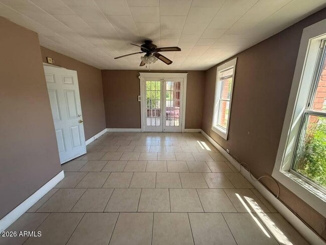 1165 E 10th St Unit 2
