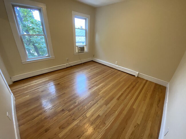 Photo - 66 Middle St Apartments Unit 3