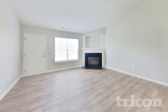 Photo - 10203 Green Hedge Ave
