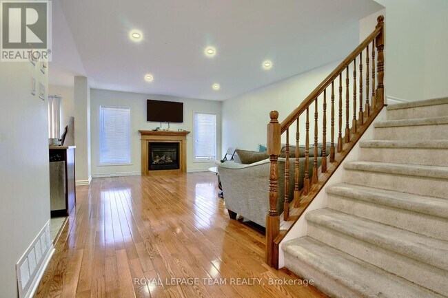 Photo - 254 Moss Grove St