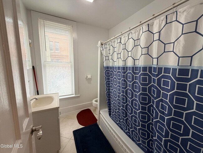 Photo - 17 Greene St Unit DOWN