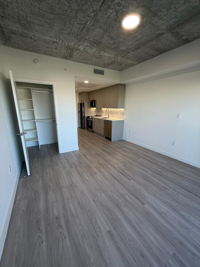 Photo - 1930 NW 1st Pl Unidad S13