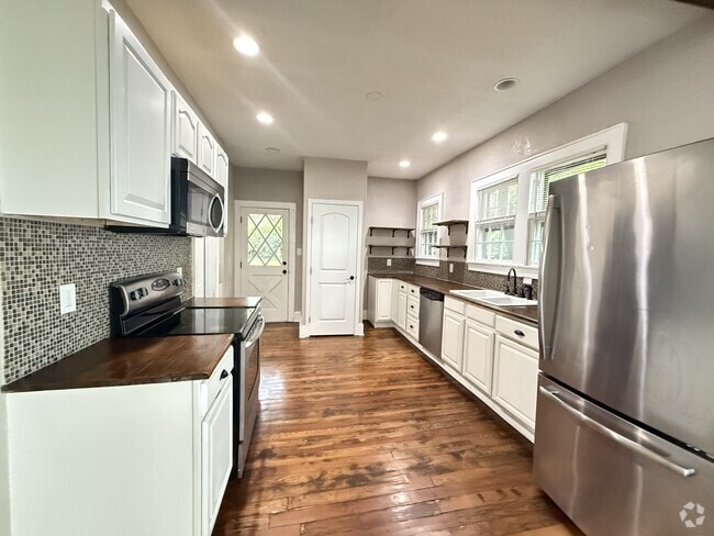 Building Photo - 2337 Woodbine Ave Rental