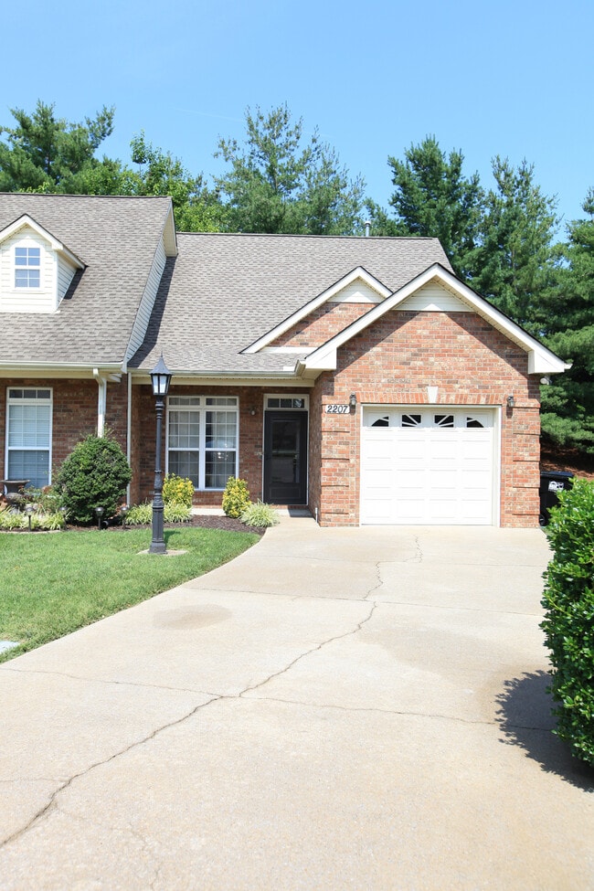 Photo - 2207 Stanford Ct