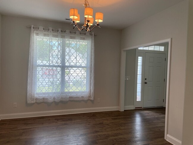 Photo - Like new home on cul-de-sac lot with 3 bed...