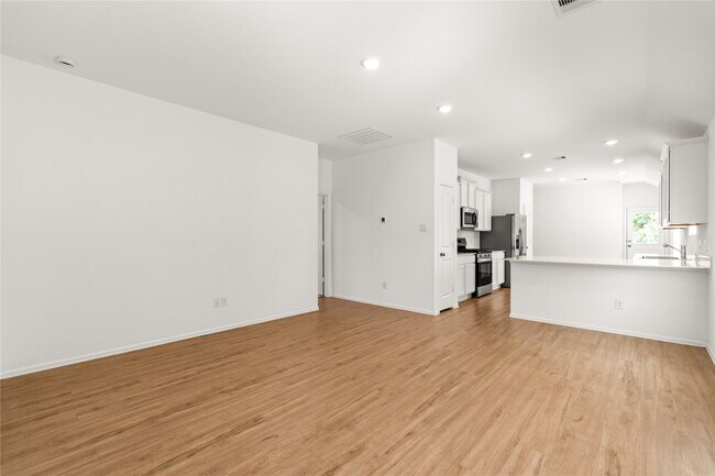 Photo - 2039 Barrett Gables Dr