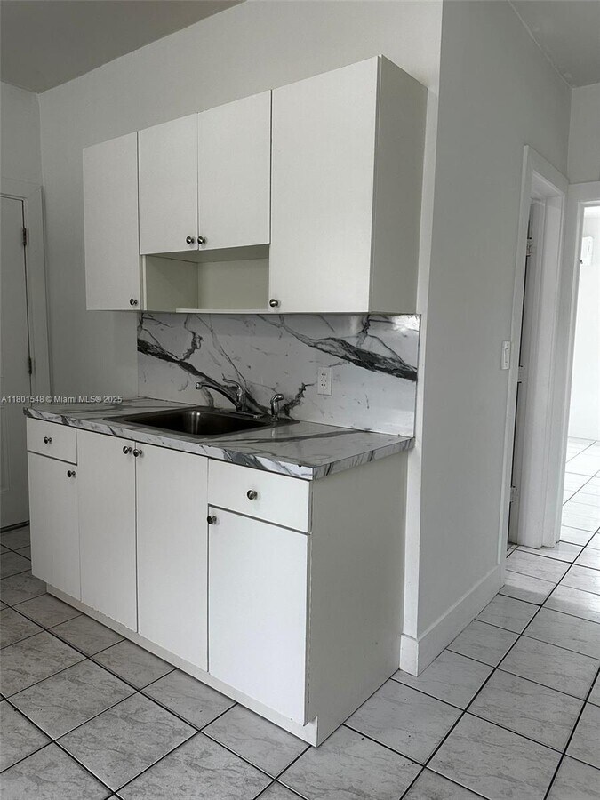 Photo - 1834 SW 27th Ave Apartment Unit 1