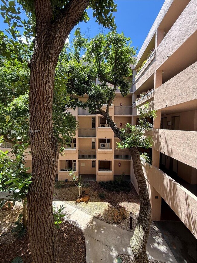 Photo - 6800 Cypress Rd Unit 305