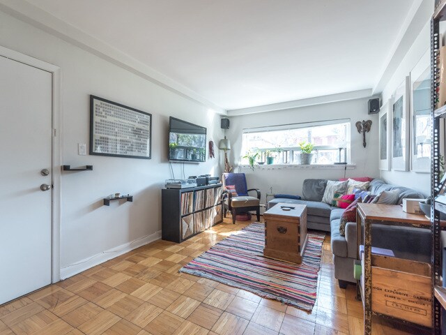 Previous Tenant Set Up Family Room - 322 High Park Av Unit High Park #1