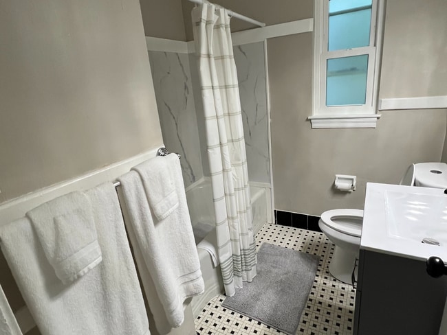 Photo - 4208 Saint Francis Ave Unit 4208