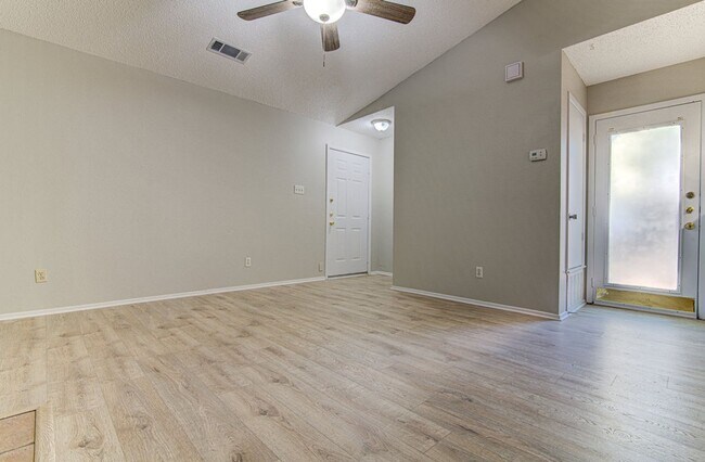 Photo - 12824 Tomanet Trail Unit -A