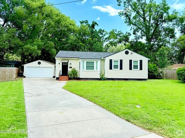 Building Photo - 1319 Azalea Dr Rental