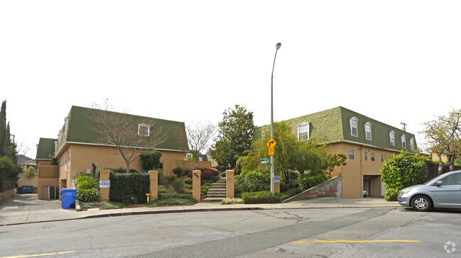 Photo - 596 La Conner Dr