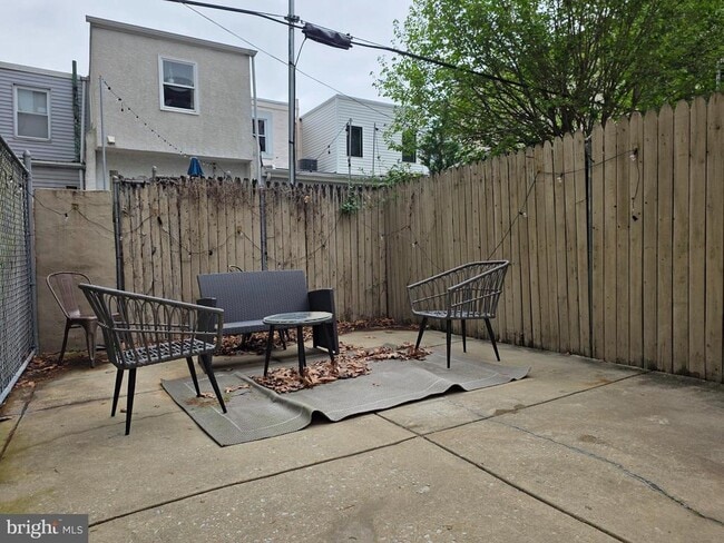 Photo - 2326 E Thompson St