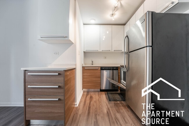 Photo - 925 W Carmen Ave Unit 2E