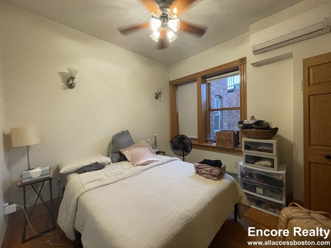 Photo - 66 Pinckney St