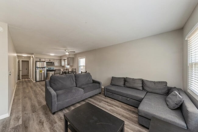Photo - 856 E Capri Dr Unit 1