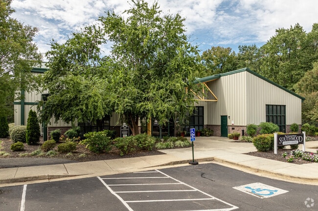 Oficina de arrendamiento - Southwood Apartments