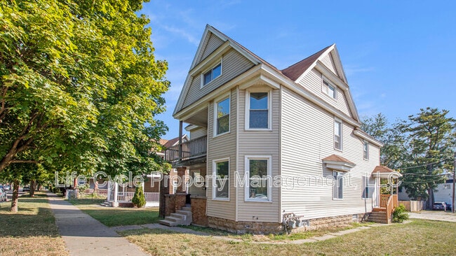 Photo - 1312 Hamilton Ave NW