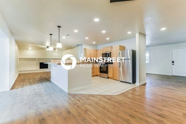 Photo - 3 Bedroom Pet-Friendly Home in MESA, AZ with Main Street Renewal