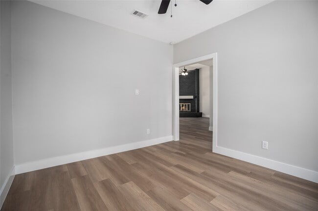 Photo - 1406 Kent Way