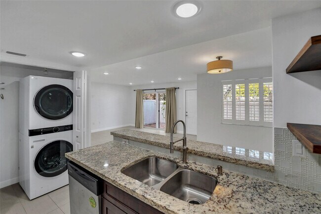 Photo - 4550 SW 68th Ct Unit 54-8