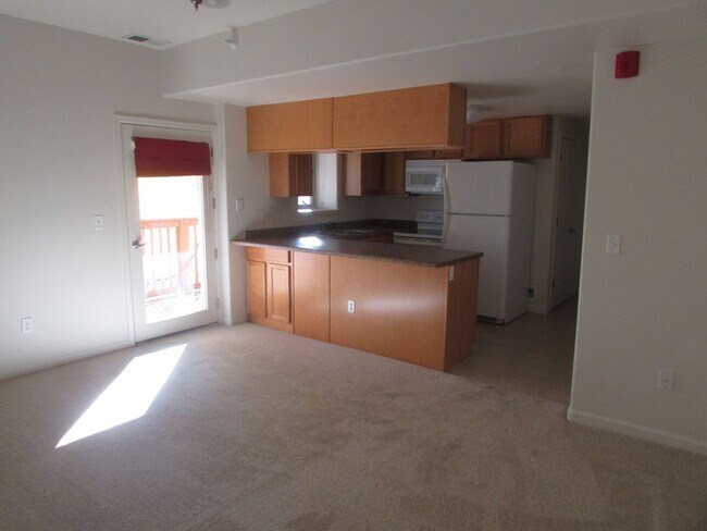 1214 Walnut Ave Unit 8