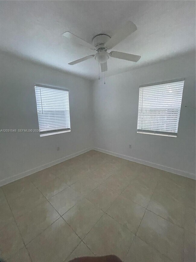 Photo - 420 SW 25th Ave