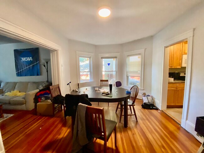 16 Curtis Ave Unit 1