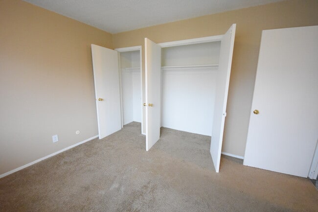 1x1 Bedroom Closets