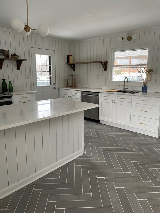 Photo - 4 Bedroom Remodeled House off Old Forest Road