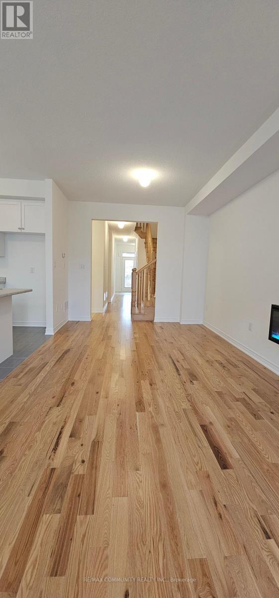 Photo - 3136 Sideline 16