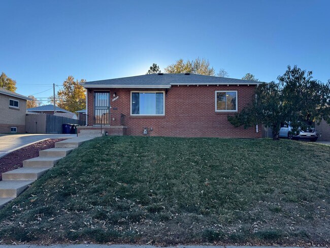 Building Photo - Fully Renovated Home in Harvey Park