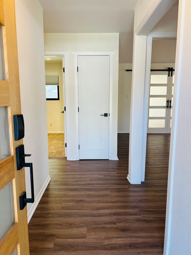 Photo - Spacious 3 Bedroom 2 Bath Home - Big Backyard – Simi Valley