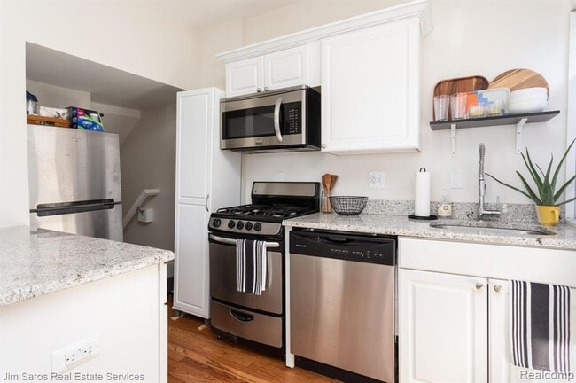 Photo - 1080 Wayburn St