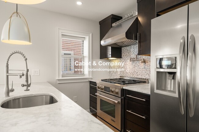 Photo - 9 N Margin St Unit 4