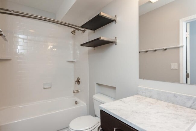 Building Photo - 3 bedroom in Chicago IL 60642 Rental