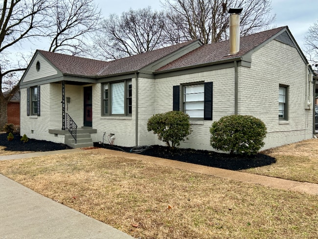 Photo - 247 Graeme Dr