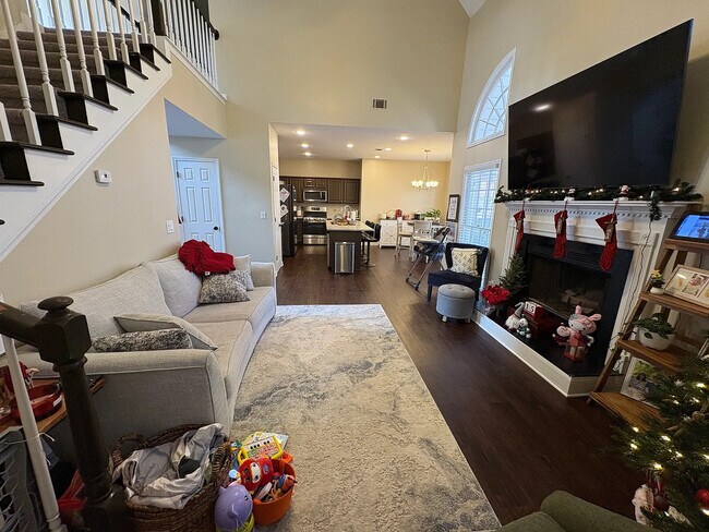 Photo - Room in House on Mountain Oaks Pkwy