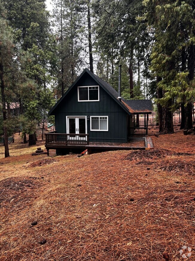 Building Photo - Charming Pioneer Home