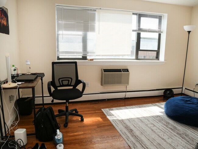 Photo - 1039 Commonwealth Ave