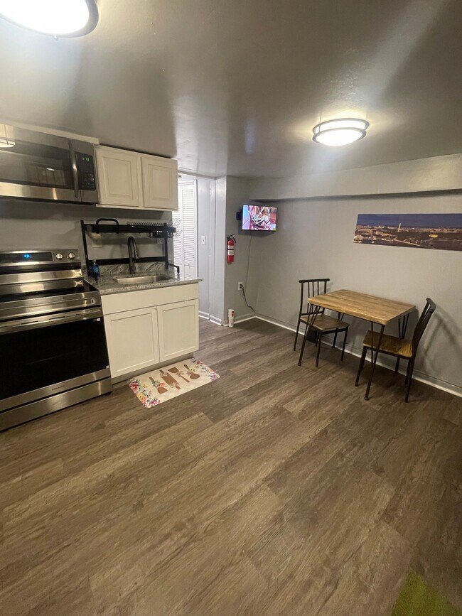 Photo - 204 34th St NE