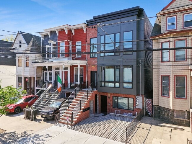 Photo - 169 Bowers St Unidad 2